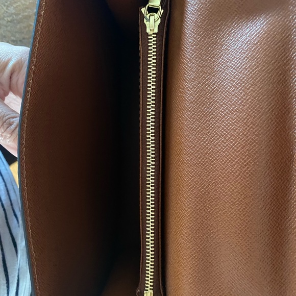 Louis Vuitton Vintage Monogram Kelly Bag - Picture 11 of 14